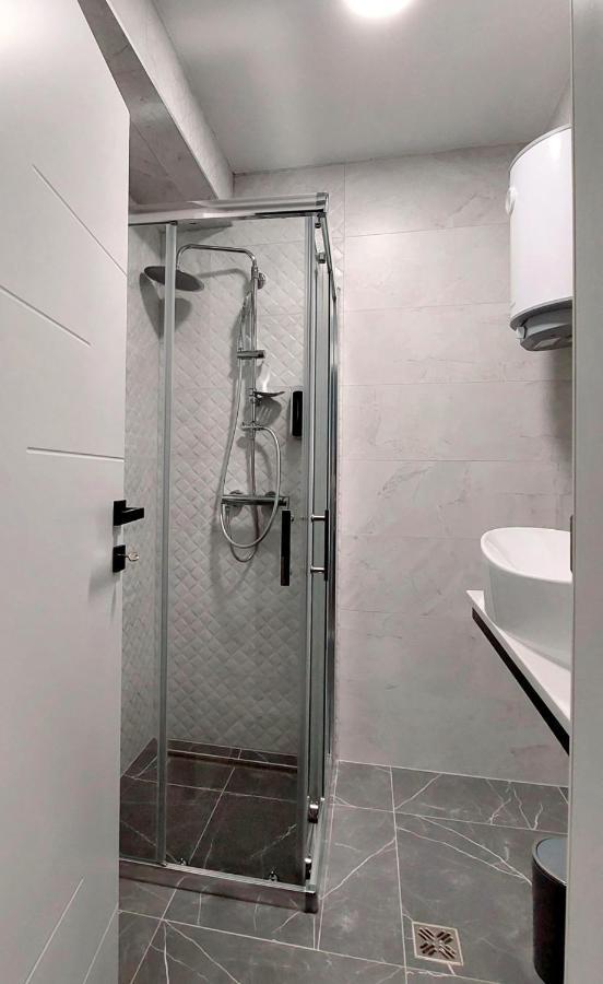 Big Delux Apartment Мостар Екстер'єр фото