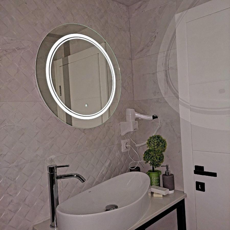 Big Delux Apartment Мостар Екстер'єр фото