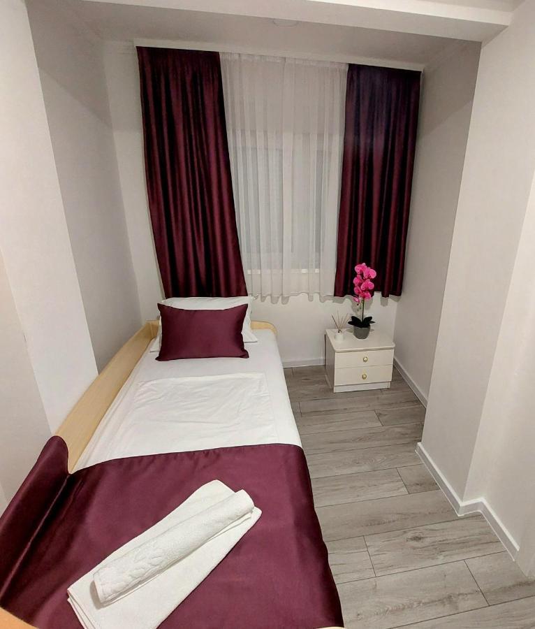 Big Delux Apartment Мостар Екстер'єр фото