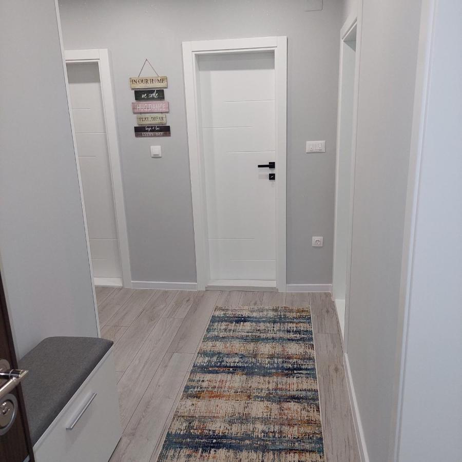 Big Delux Apartment Мостар Екстер'єр фото