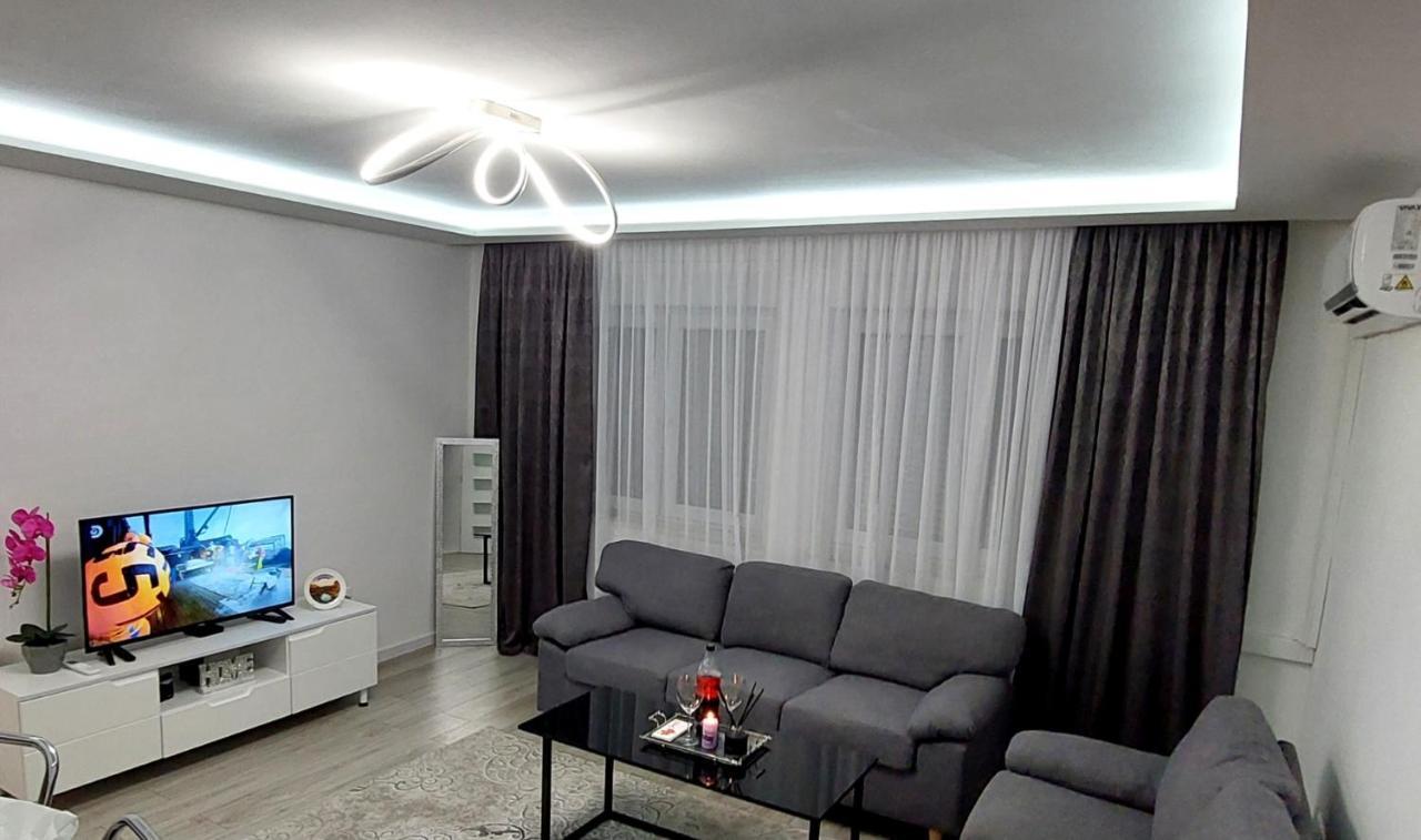 Big Delux Apartment Мостар Екстер'єр фото
