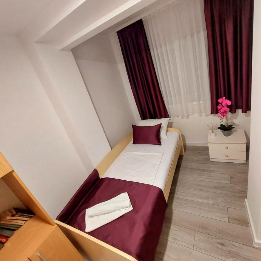 Big Delux Apartment Мостар Екстер'єр фото
