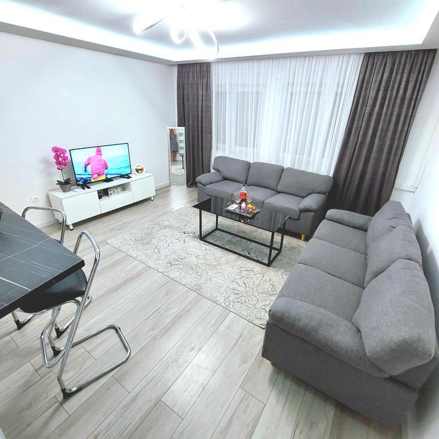 Big Delux Apartment Мостар Екстер'єр фото